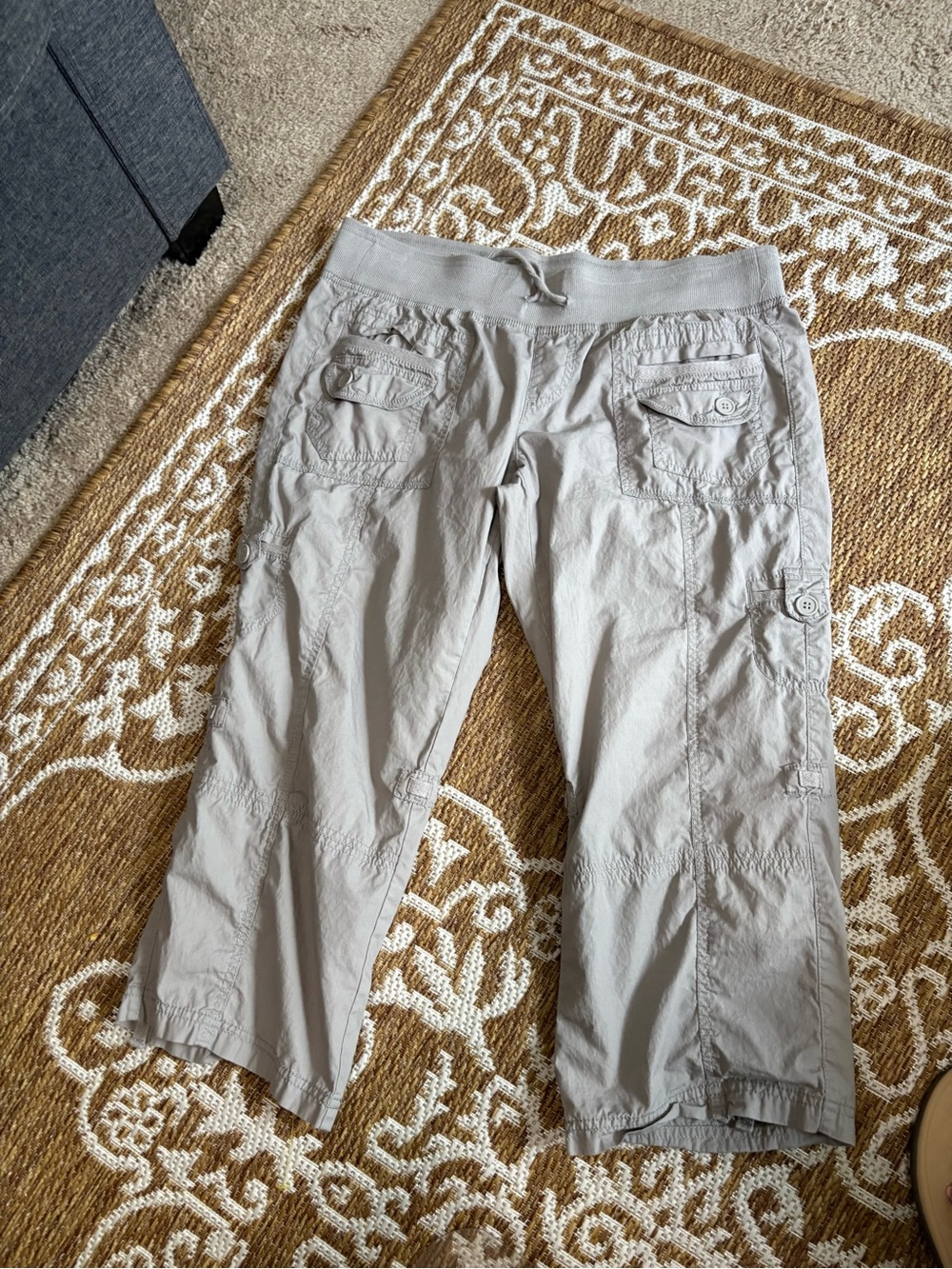 Almost Famous womens gray cargo utility tie elastic waist pull on capri pants LG